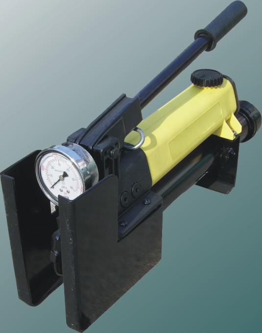 What are the advantages of using injectable sealant tools over traditional methods?